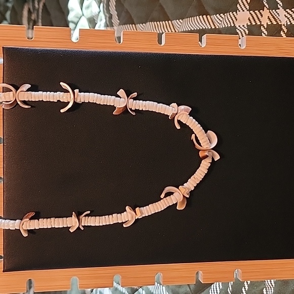 Jewelry - Shell Necklace